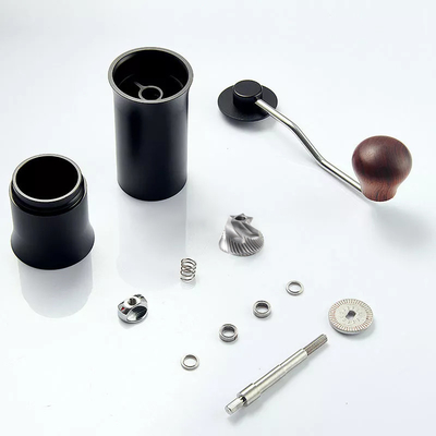 Hoornvormige aluminium metalen body druk handkoffiemolen roestvrijstalen kern