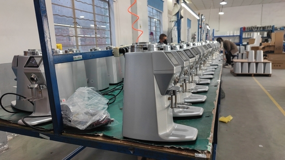 65*28*39cm Doserless Koffiemolen 110V-220V Spanning Zwart / Wit